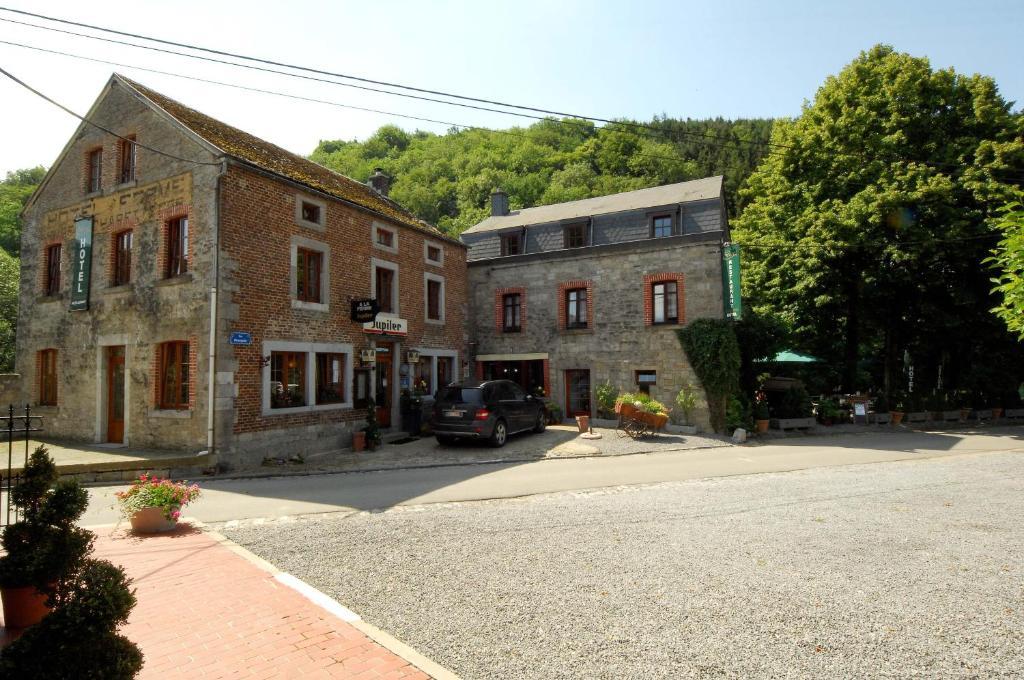 Hotel/Restaurant A La Ferme Ferrieres Exterior photo